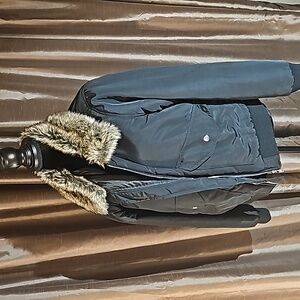 Black jacket w/detachable fur